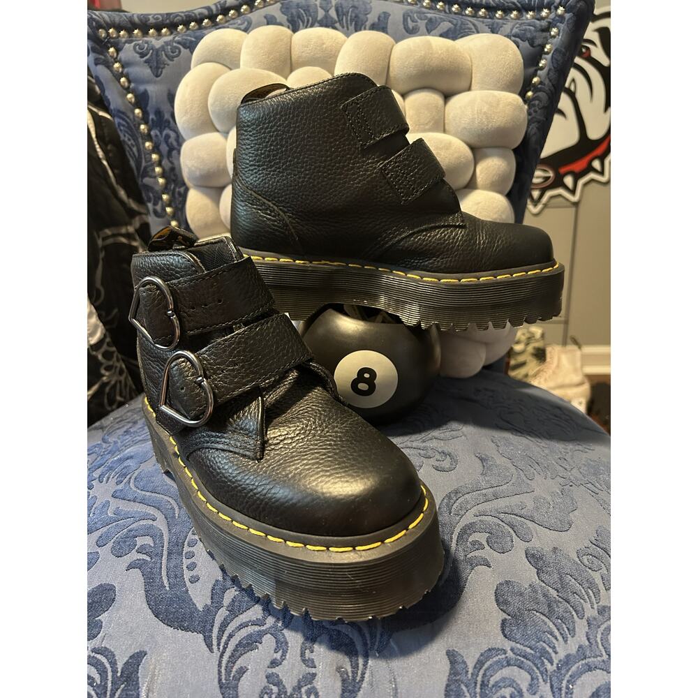 Dr Martens Black Devon Heart size 7/EU 38